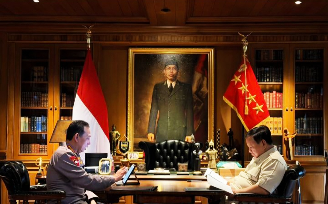 Satu Jam di Hambalang: Presiden Prabowo Instruksikan Kapolri Perkuat Profesionalisme dan Kawal Program Makan Bergizi!