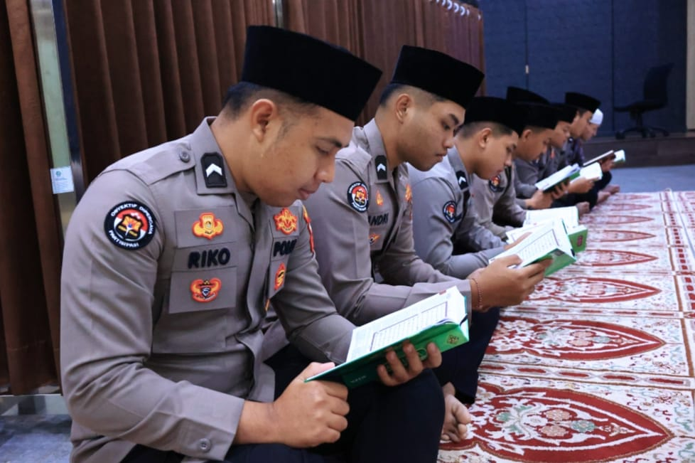 Divhumas Polri Gelar Pengajian & Khataman Al-Qur’an Demi Perkuat Spiritual Personel!