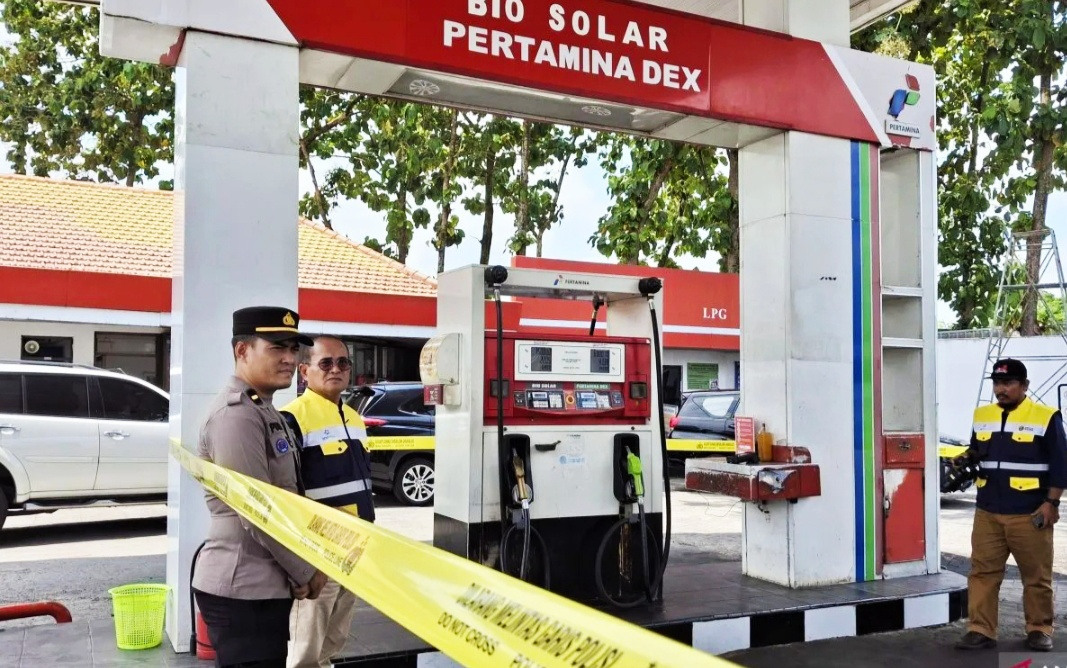 Polres Jember Sikat Mafia BBM! Sopir Truk Tak Berkutik Usai Ditetapkan Tersangka Penyalahgunaan Solar Subsidi.