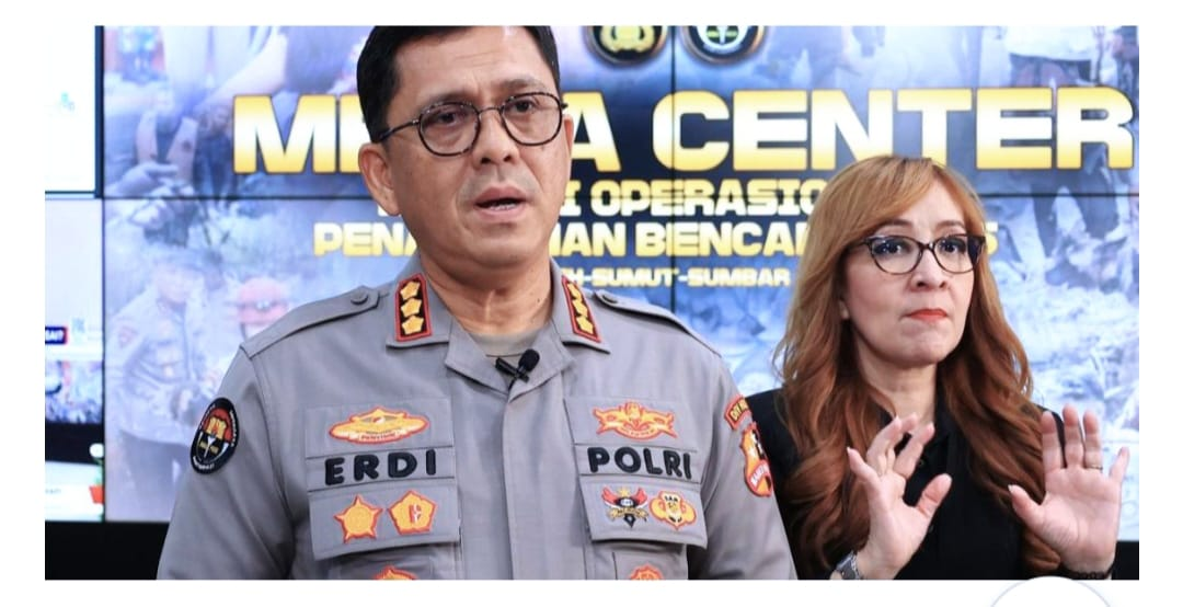 Polri Kerahkan 12 Ribu Personel & 159 Ton Bantuan! Kapolda Aceh Terobos Sungai Demi Selamatkan Warga Terjebak Banjir