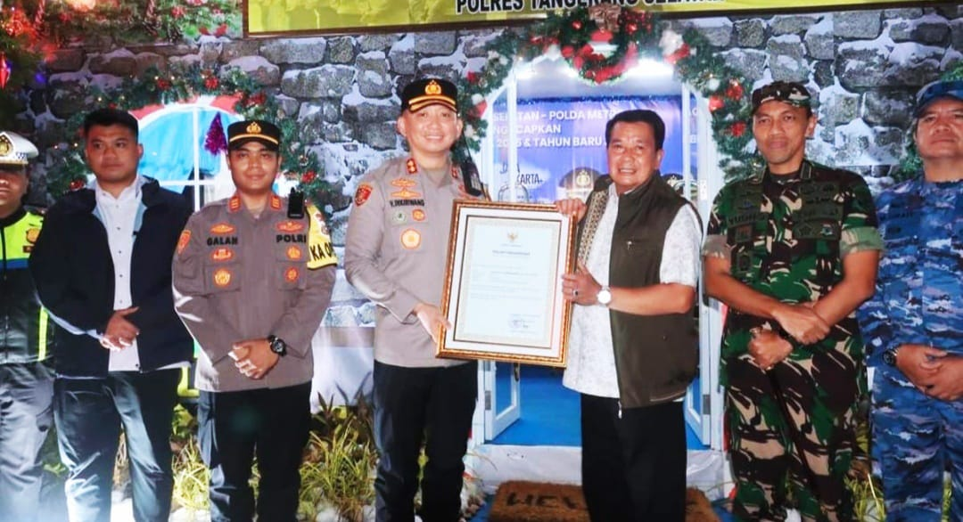 Borong Apresiasi! Kapolres Tangsel Terima 3 Penghargaan Langsung dari Bupati Tangerang
