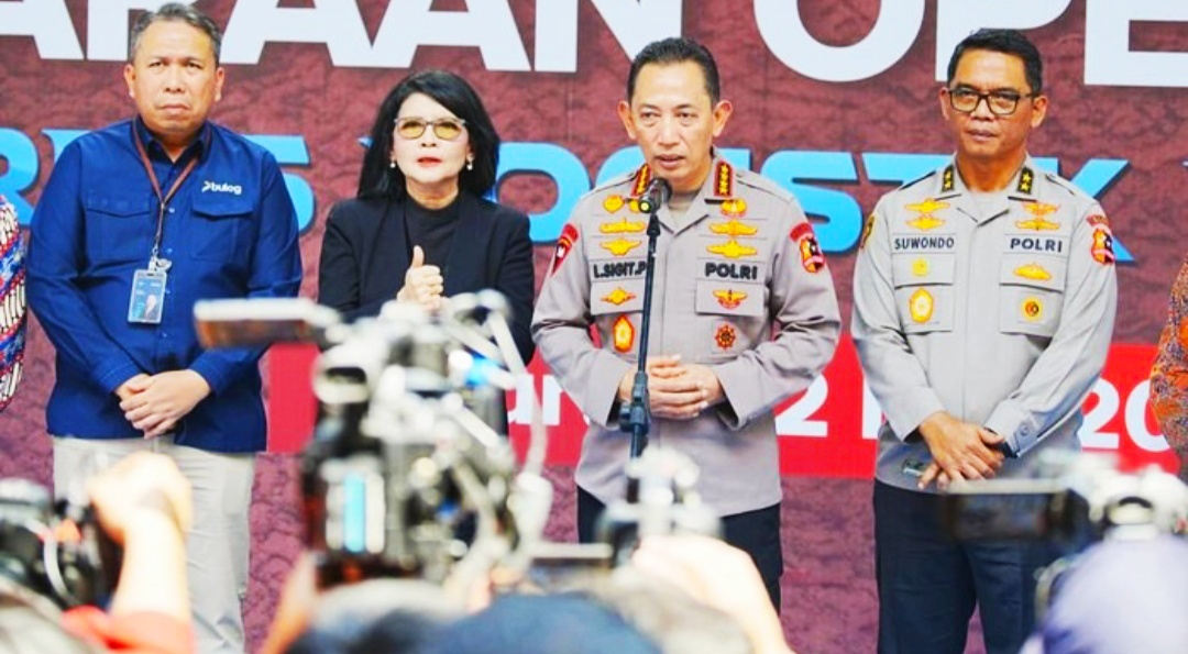 Kapolri Listyo Sigit Luncurkan MEPE: Standar Baru Peralatan Polisi, Seragamnya Kini Anti-Panah & Anti-Molotov!