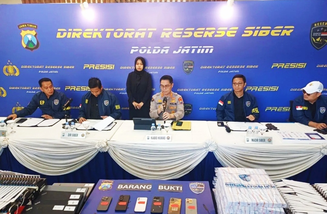 Ditressiber Polda Jatim Sikat Mafia OTP! 25 Ribu Kartu SIM Ilegal Disita, Pelaku Raup Rp1,2 Miliar.