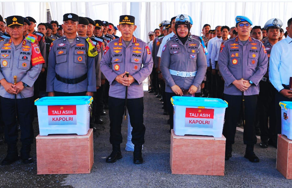 Wujud Empati Kapolri: Bantuan Langsung Juga Disalurkan untuk Anggota Polri Korban Bencana di Sumbar
