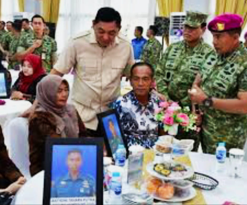 Menhan Sampaikan Belasungkawa dan Jaminan Negara untuk Keluarga Prajurit