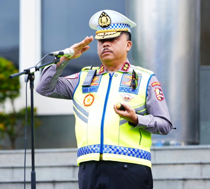 SIAGA NON-STOP 24 JAM! Kakorlantas Terjunkan Personel di Titik Krusial Libur Long Weekend, Pastikan Rakyat Aman dan Nyaman!