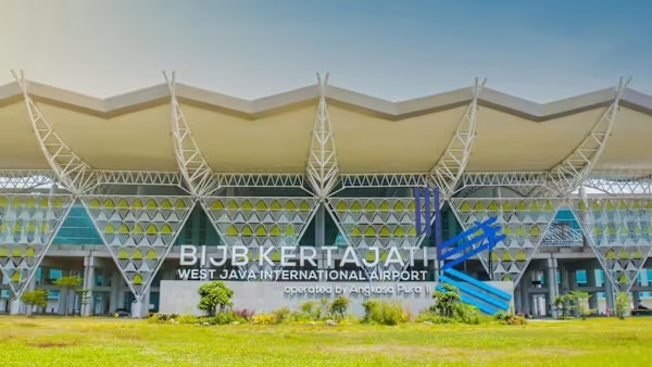 Siasat Menhan Sjafrie Sulap Bandara Kertajati Jadi Pusat Bengkel Hercules Dunia: Intip Untung Rugi Geopolitik bagi Indonesia!