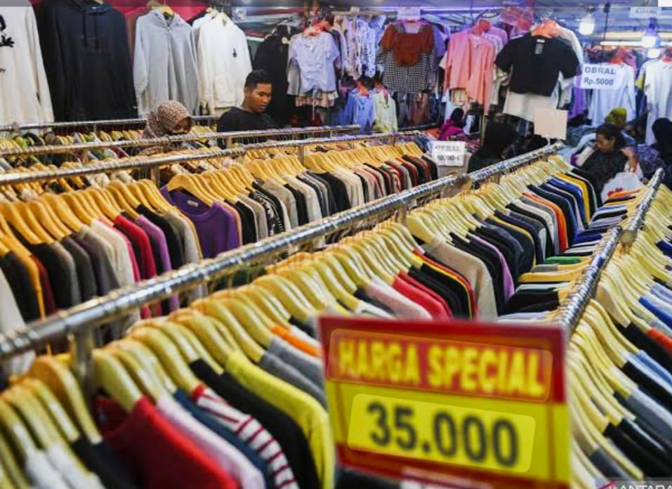 Larangan Impor Pakaian Bekas Mengguncang Pasar Thrifting: UMKM Terancam, Industri Garmen Dipertaruhkan