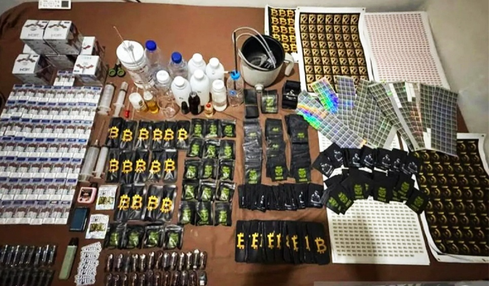 Hati-Hati Liquid Vape Campuran! Polisi Bongkar Laboratorium Gelap Etomidate di Jakarta Barat.