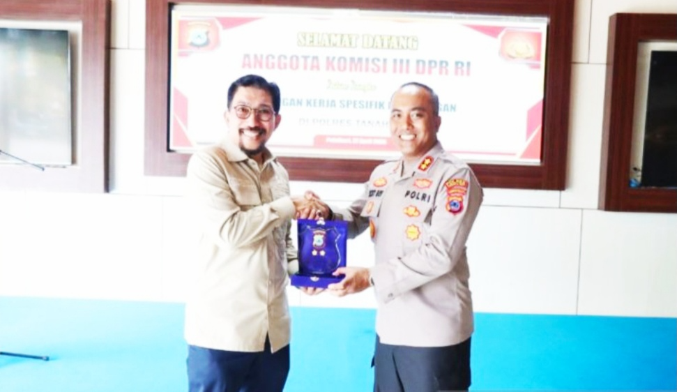 Transisi KUHP Nasional di Daerah: Komisi III DPR Minta Polisi Kedepankan Hati dan Edukasi Masyarakat.
