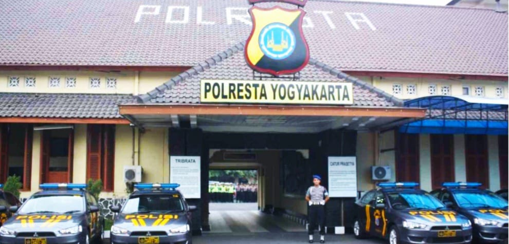 Polresta Yogyakarta Gerebek Markas Dugaan Online Scam Jaringan Internasional di Sleman