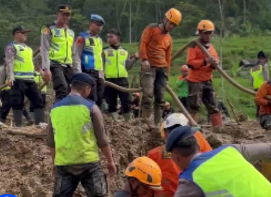 Polri Terjun Total di Banjarnegara! Tim Trauma Healing Dikerahkan, Puluhan Personel Diterjunkan, Netizen Puji Aksi Cepat Bhayangkara